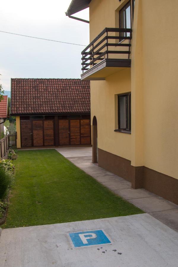 Brick Apartment บายินา บาชตา ภายนอก รูปภาพ