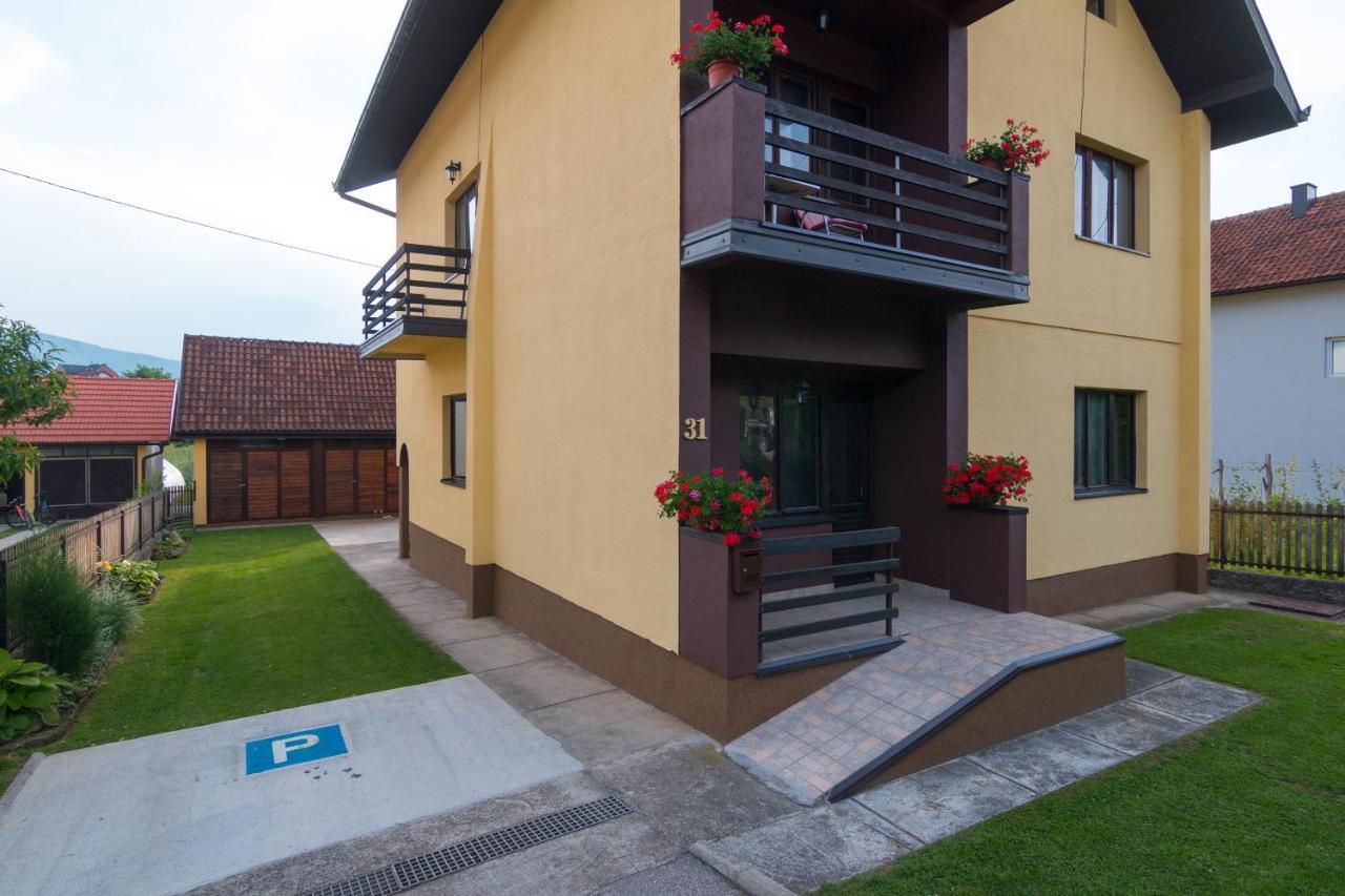 Brick Apartment บายินา บาชตา ภายนอก รูปภาพ